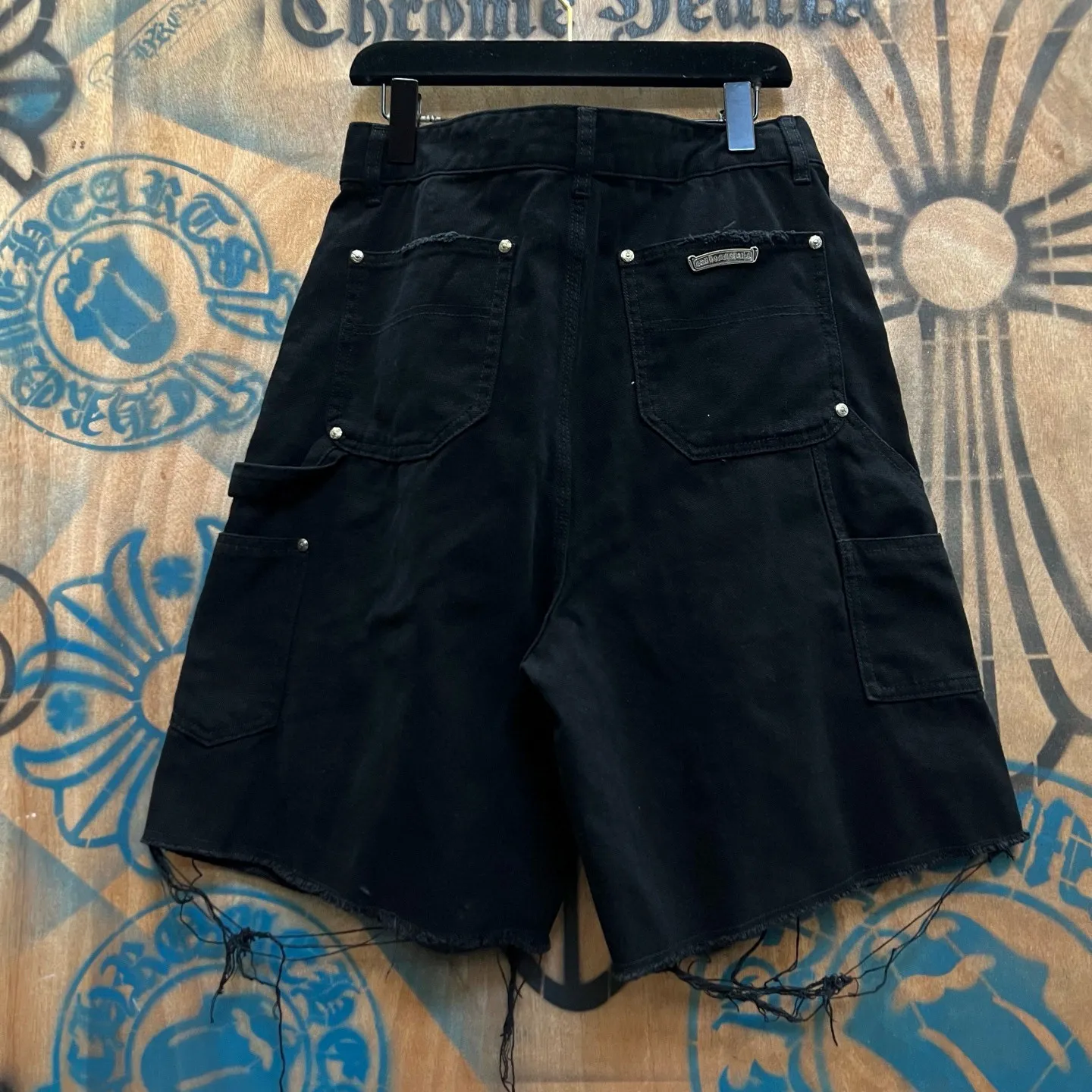 P510 chrome hearts limited series new city limited jeans Chrome Hearts city limited denim shorts vintage levis American made 501 505 517 base version remake Levis American made 501 base version imported sheepskin 925 silver remake Customers provide waist and pants length or height and weight The studio will select the most suitable base version for you to remake There are many people doing remakes in the market Don't belittle or comment The difference is visible to the naked eye See more and compare yourself #CHROME HEARTS Unisex style